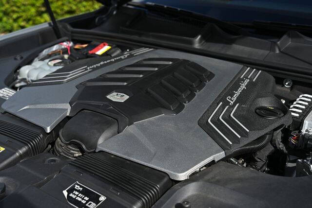 2023 Lamborghini Urus S