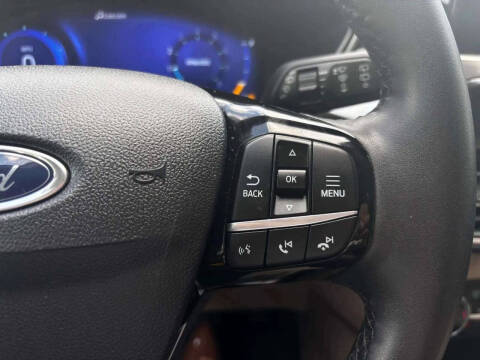 2022 Ford Escape Titanium