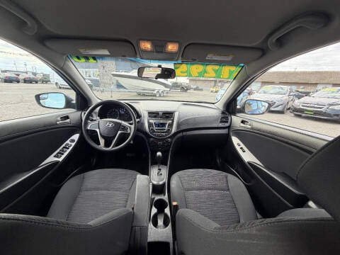 2016 Hyundai Accent SE