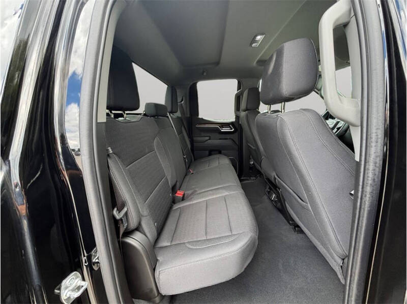 2025 GMC Sierra 1500 Elevation Standard