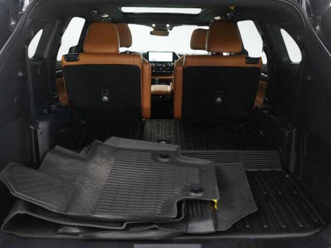 2025 Toyota Highlander Platinum