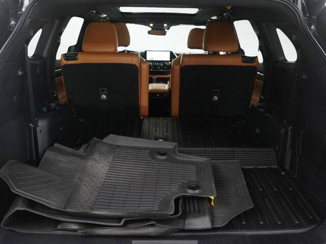 2025 Toyota Highlander Platinum