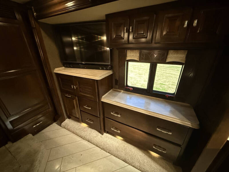 2016 Tiffin Allegro Bus