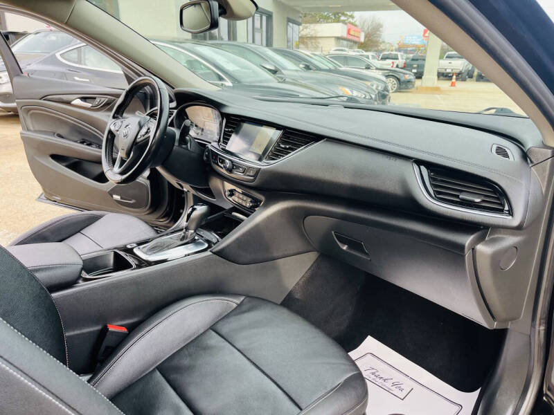 2019 Buick Regal Sportback Essence