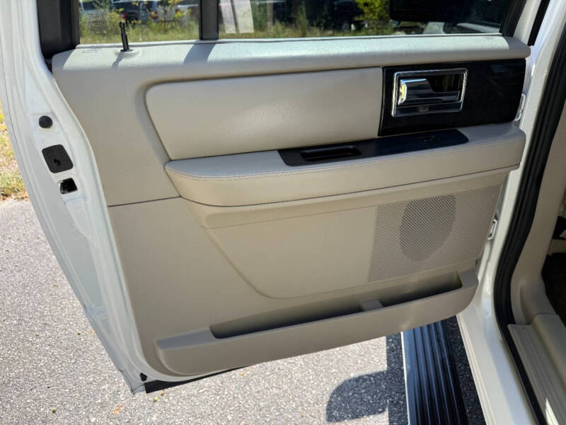 2017 Lincoln Navigator L Select