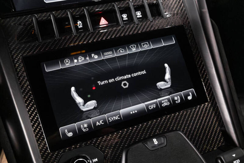 2023 Lamborghini Urus Performante