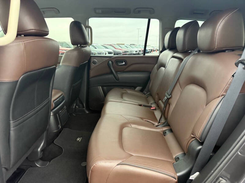 2022 Infiniti QX80 Luxe