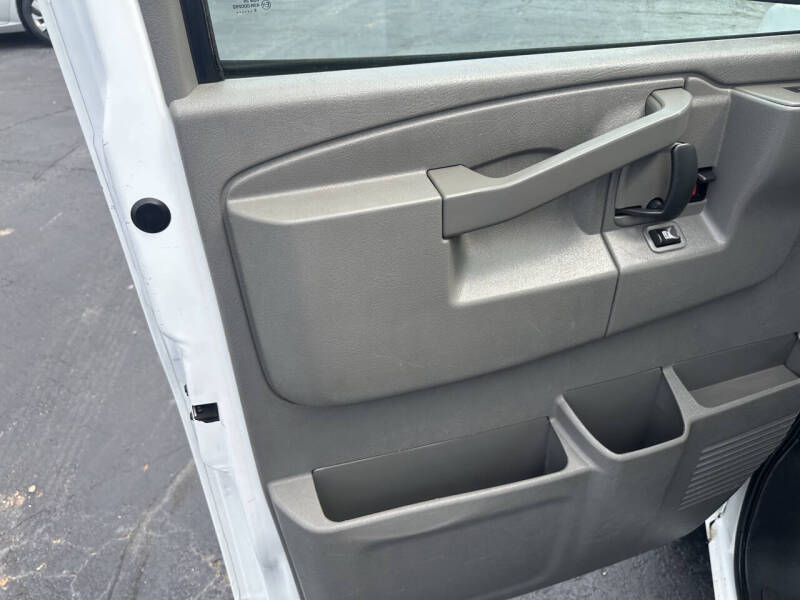 2017 Chevrolet Express 2500