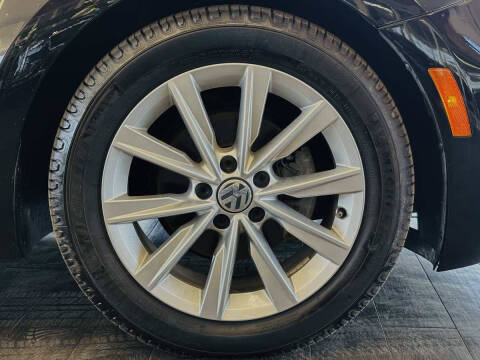 2019 Volkswagen Beetle 2.0T SE