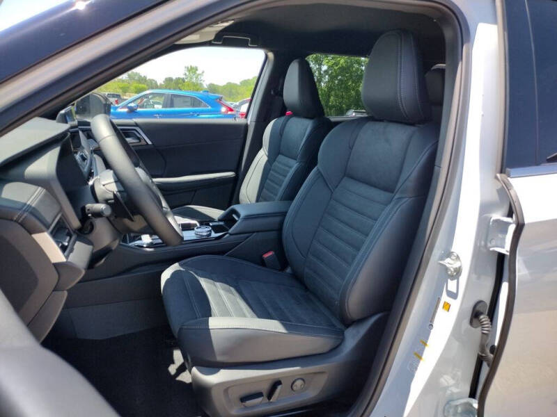 2026 Mitsubishi Outlander LE