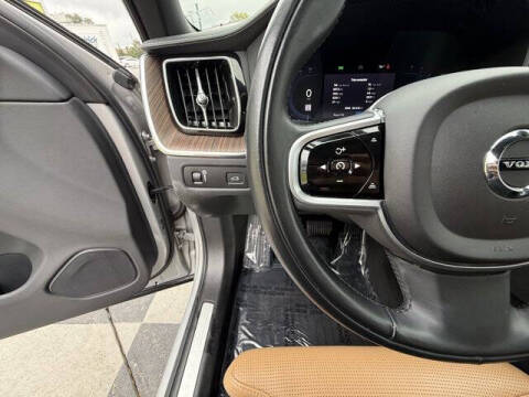 2022 Volvo XC60 B5 Inscription