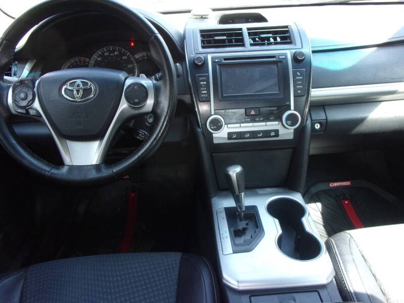 Image 9 of 2013 Toyota Camry SE