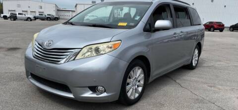 2011 Toyota Sienna for sale at VICTORY LANE AUTO in Raymore MO