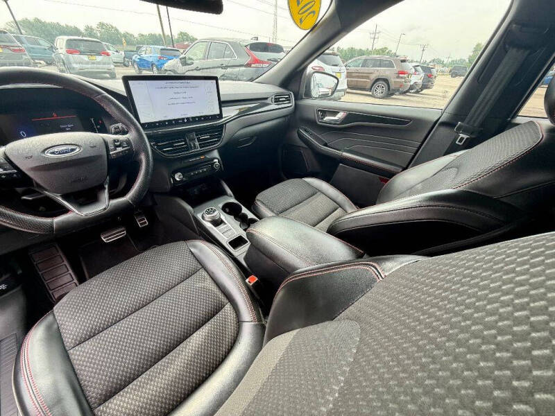 2023 Ford Escape ST-Line Select