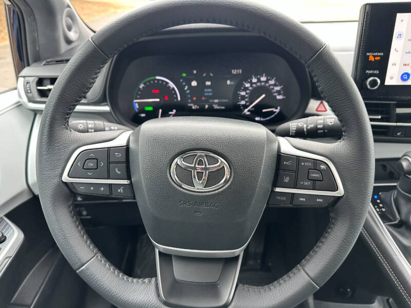 2025 Toyota Sienna XLE 7-Passenger