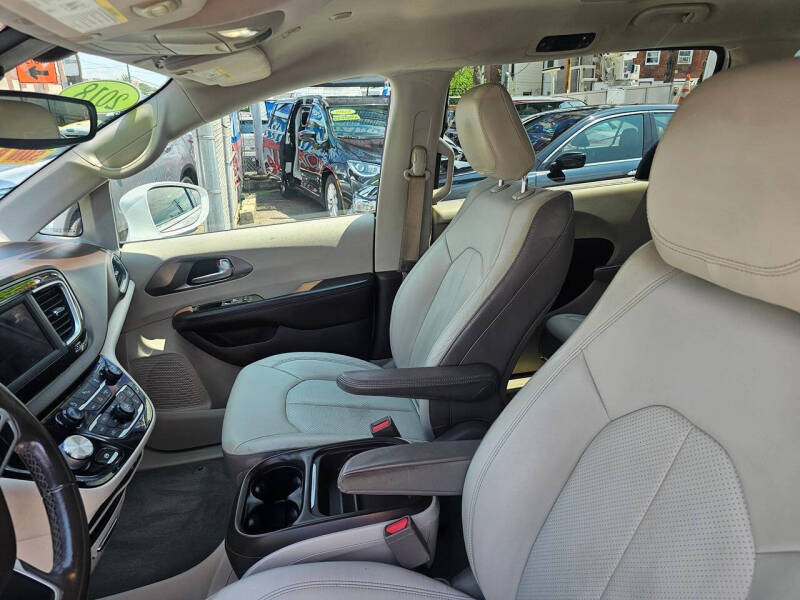 2018 Chrysler Pacifica Touring L