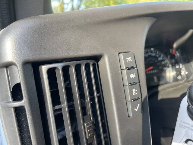 2025 Chevrolet Express 2500