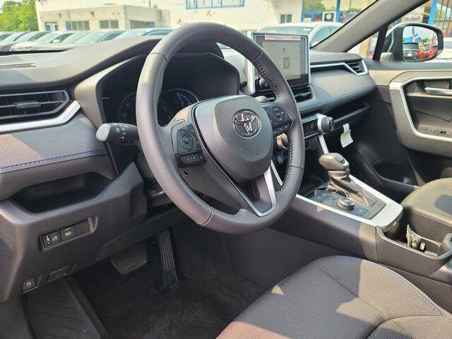 2023 Toyota RAV4 Hybrid SE