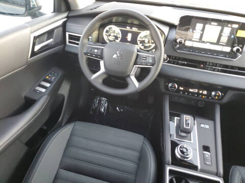 2025 Mitsubishi Outlander PHEV SE