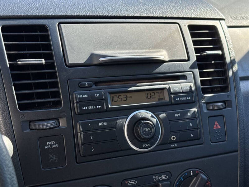 2011 Nissan Versa 1.8 S