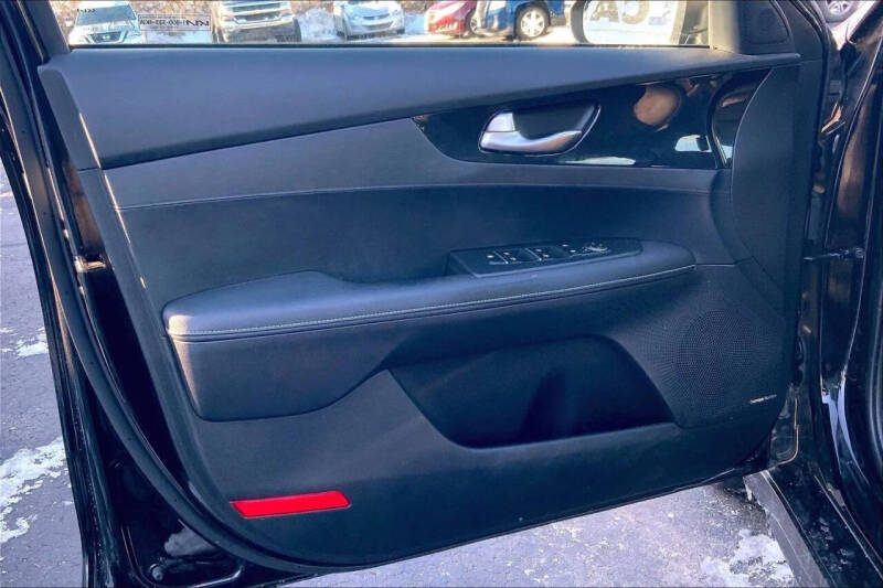 2023 Kia Forte GT-Line