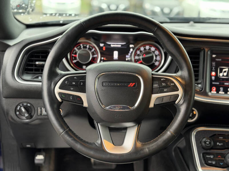 2015 Dodge Challenger SXT Plus