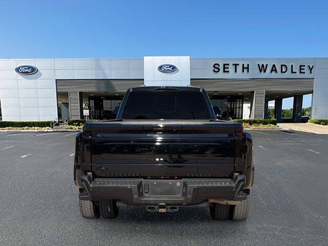 2023 Ford F-450 Super Duty Platinum