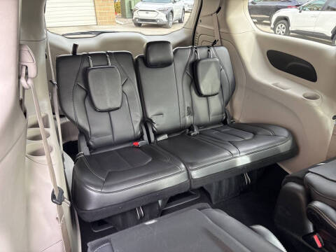 2024 Chrysler Pacifica Plug-In Hybrid Select