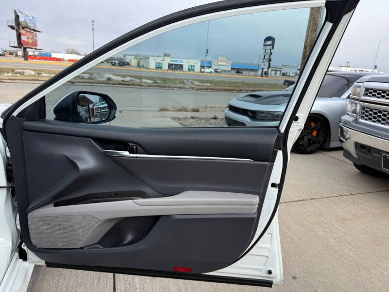 2022 Toyota Camry LE