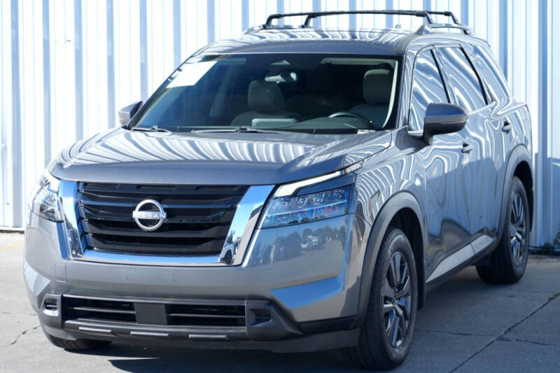 2022 Nissan Pathfinder SV