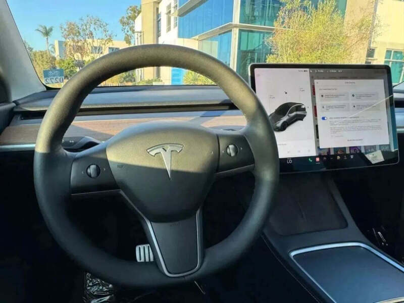2024 Tesla Model Y Performance