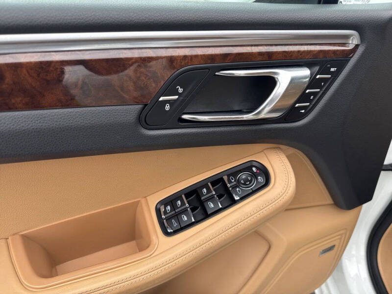 2017 Porsche Macan