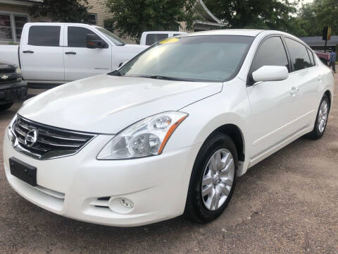 2011 Nissan Altima for sale at El Tucanazo Auto Sales in Grand Island NE