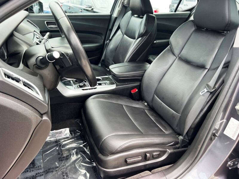 2018 Acura TLX Base photo 12