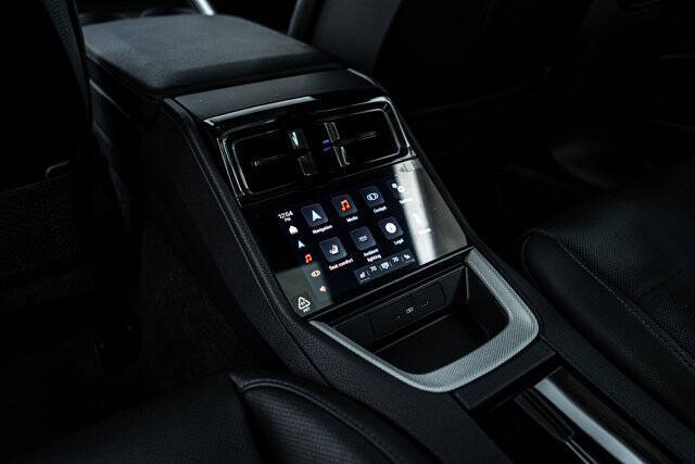 2025 Porsche Panamera 4