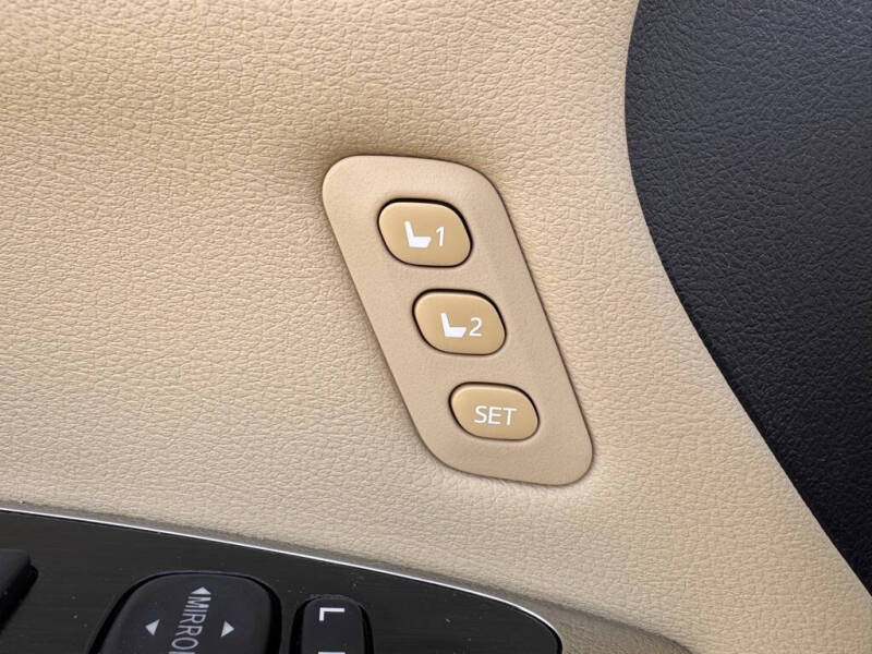 2017 Toyota Avalon XLE