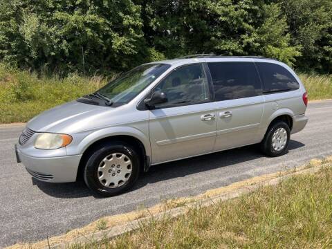 2004 Chrysler Town and Country for sale at Drivers Choice Auto in New Salisbury IN