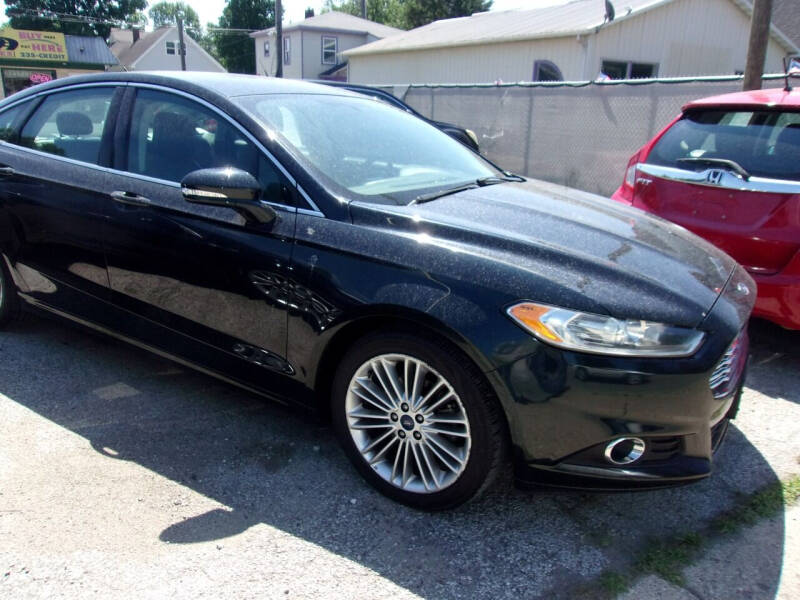 2014 Ford Fusion SE photo 2