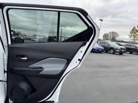 2023 Nissan Kicks SR