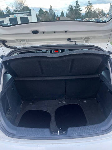 2016 Kia Rio 5-Door LX