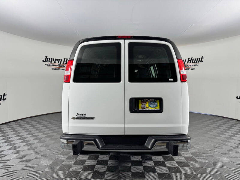 2024 Chevrolet Express 2500