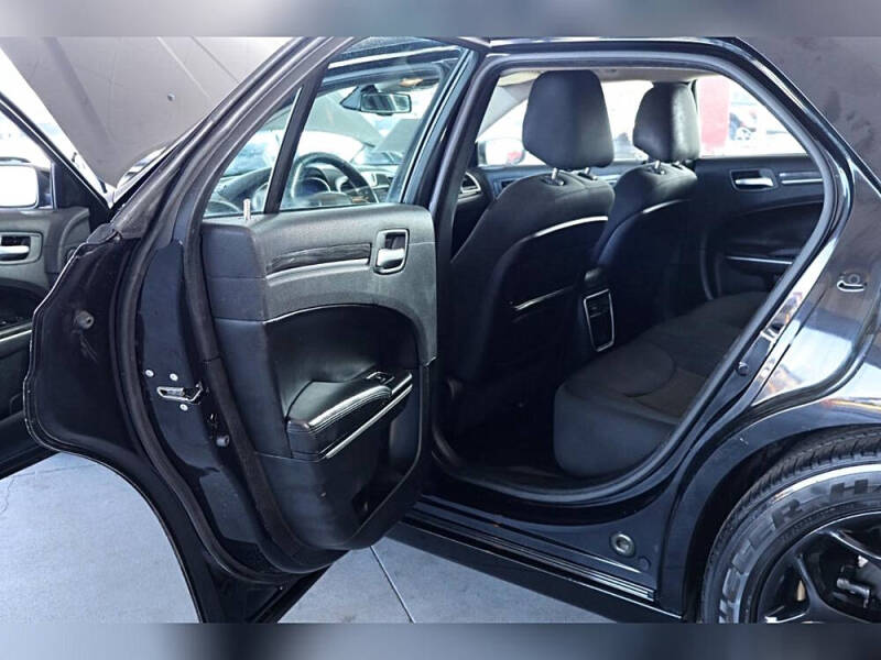 2019 Chrysler 300