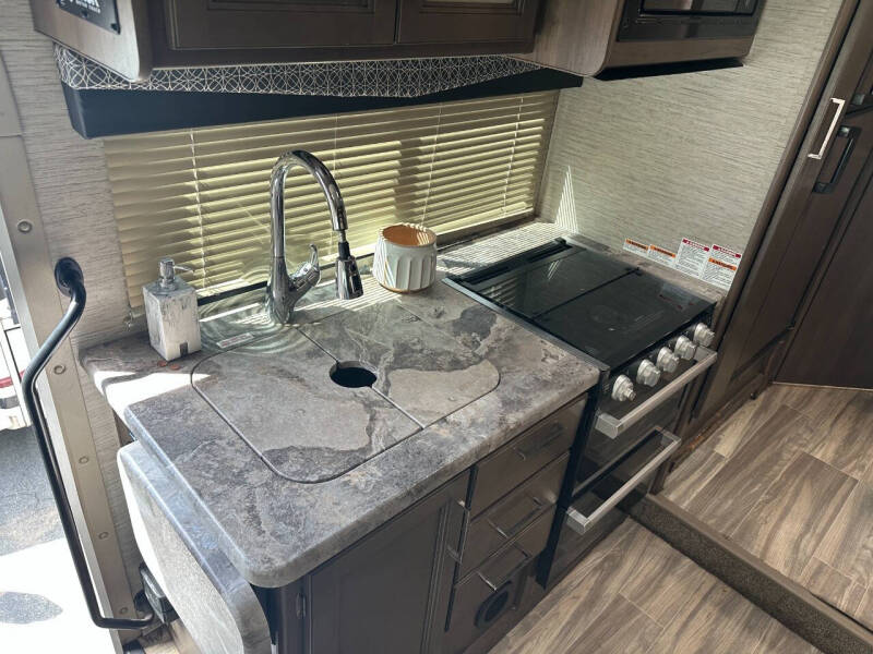 2021 Thor Motor Coach Four Winds