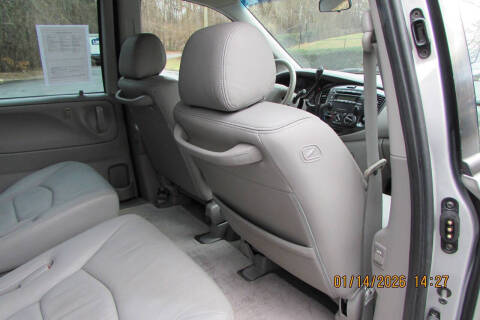 2003 Mazda MPV ES