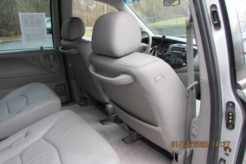 2003 Mazda MPV ES