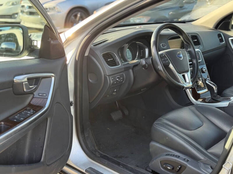 2015 Volvo V60 T5 Drive-E Platinum