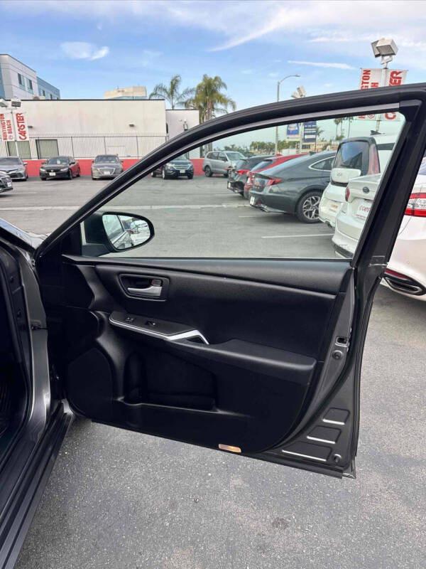 2017 Toyota Camry Hybrid