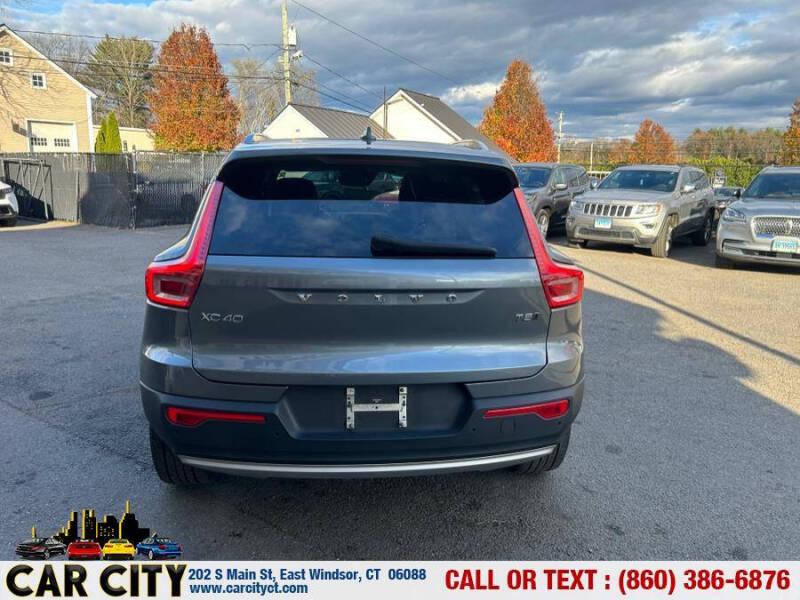 2019 Volvo XC40 T5 Momentum