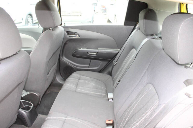 2016 Chevrolet Sonic LT Manual
