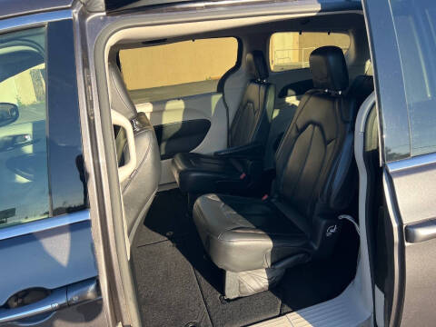 2020 Chrysler Pacifica Touring L